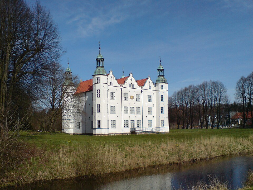 Dach-Fachbetriebe in Ahrensburg: Schloss – Foto: PodracerHH Dach-Fachbetriebe in Ahrensburg: Schloss