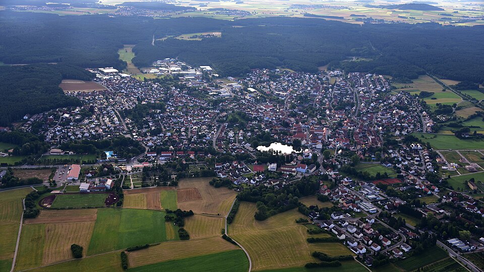 Dach-Fachbetriebe in Allersberg: Stadtansicht – Foto: Wolkenkratzer Dach-Fachbetriebe in Allersberg: Stadtansicht