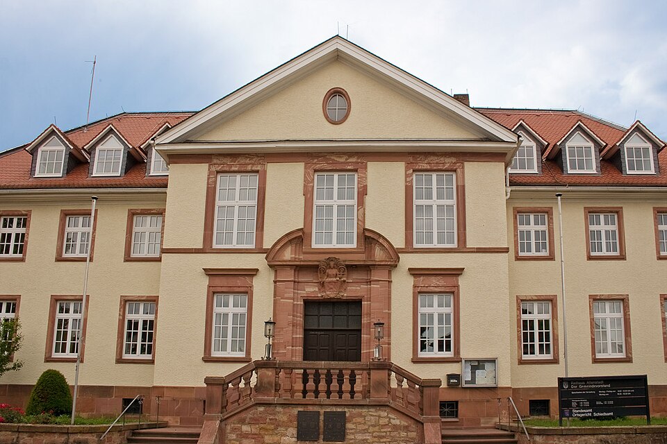 Dach-Fachbetriebe in Altenstadt: Hessen Rathaus – Foto: Sven Teschke, Büdingen Dach-Fachbetriebe in Altenstadt: Hessen Rathaus