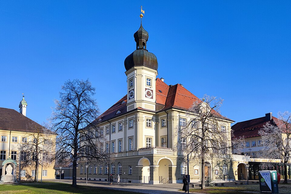 Dach-Fachbetriebe in Altötting: Rathaus – Foto: Helmlechner Dach-Fachbetriebe in Altötting: Rathaus