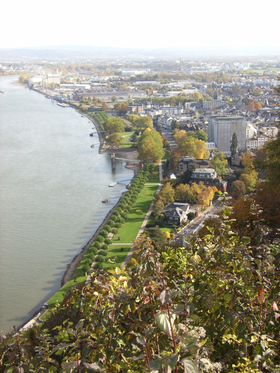 Dach-Fachbetriebe in Andernach: Stadtansicht – Foto: Maus-Trauden at German Wikipedia Dach-Fachbetriebe in Andernach: Stadtansicht