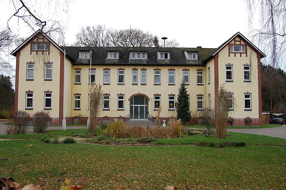 Dach-Fachbetriebe in Appen: Schäferhof – Foto: Huhu at de.wikipedia Dach-Fachbetriebe in Appen: Schäferhof