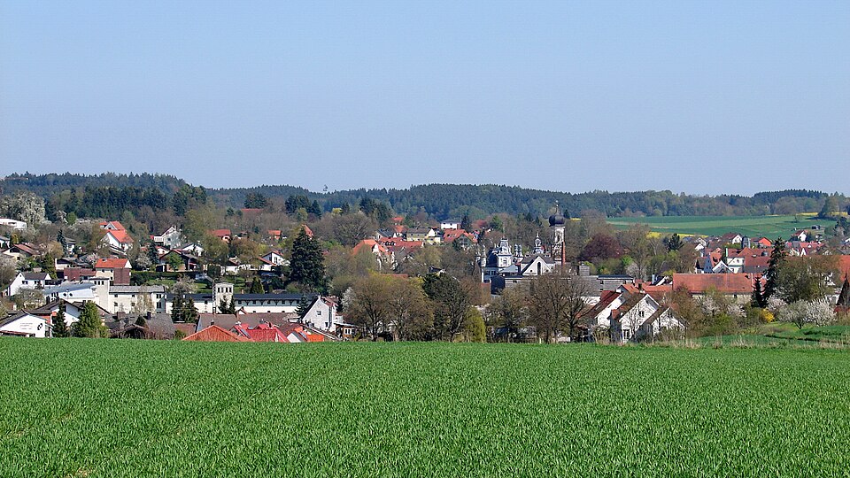 Dach-Fachbetriebe in Au in der Hallertau: Ortsansicht – Foto: H.Helmlechner Dach-Fachbetriebe in Au in der Hallertau: Ortsansicht