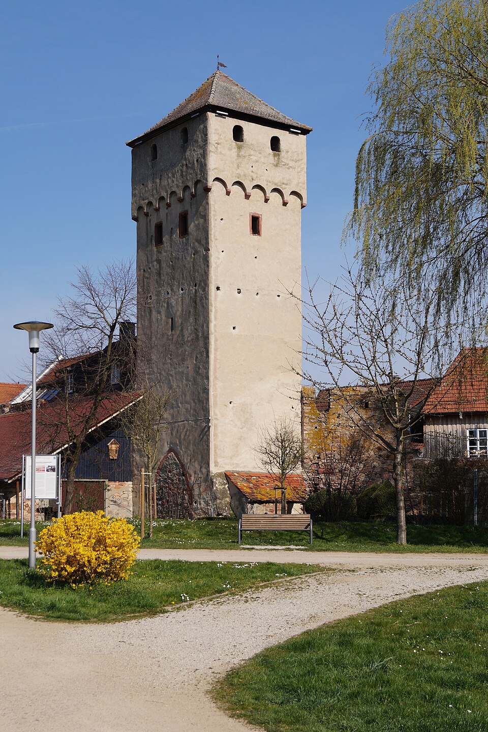Dach-Fachbetriebe in Babenhausen: Hexenturm