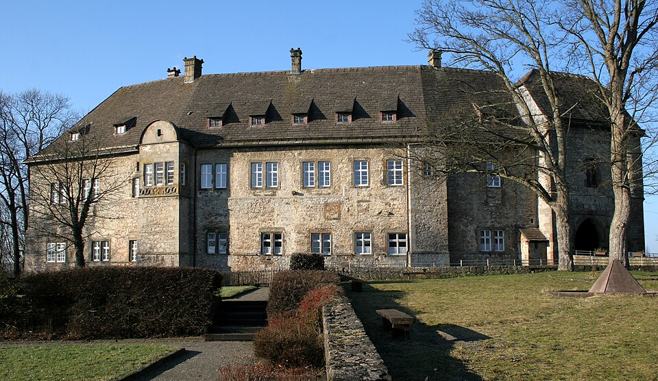 Dach-Fachbetriebe in Bad Driburg: Burg