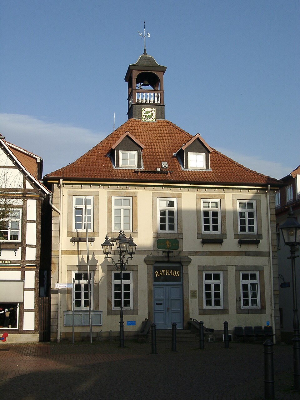 Dach-Fachbetriebe in Bad Münder am Deister: Altes Rathaus – Foto: Maren Kaltenbach at German Wikipedia Dach-Fachbetriebe in Bad Münder am Deister: Altes Rathaus