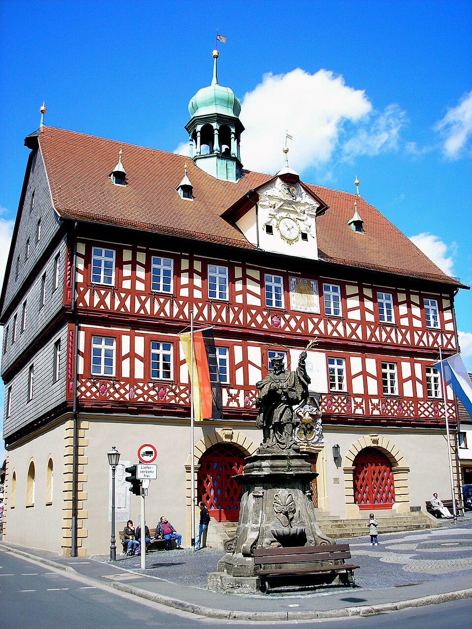 Dach-Fachbetriebe in Bad Staffelstein: Rathaus – Foto: Michael Sander Dach-Fachbetriebe in Bad Staffelstein: Rathaus