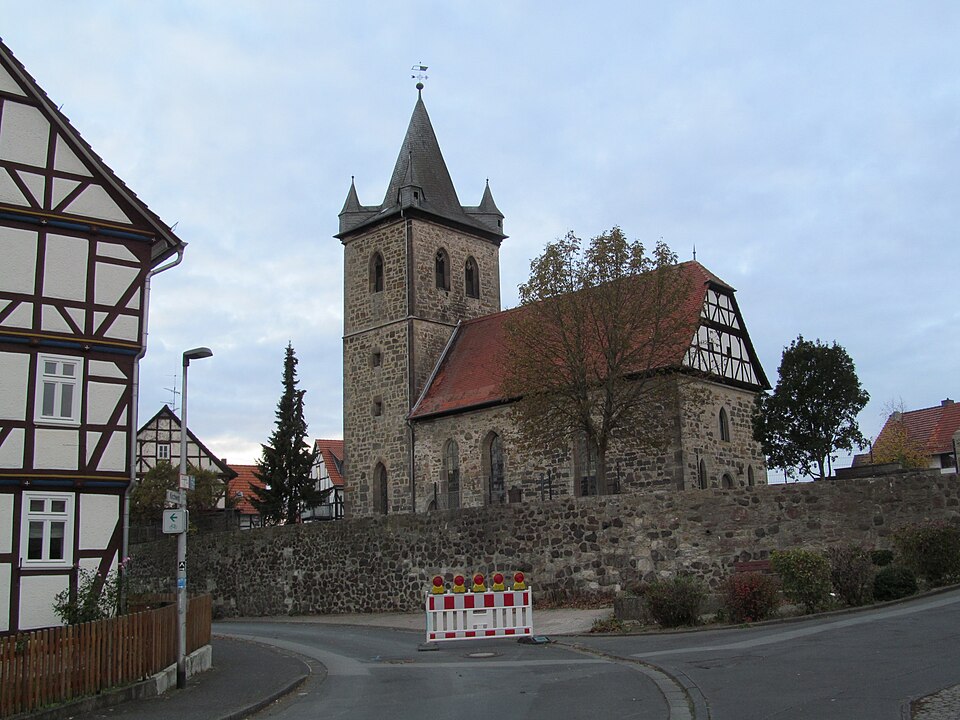 Dach-Fachbetriebe in Baunatal: Kirche – Foto: GeorgDerReisende Dach-Fachbetriebe in Baunatal: Kirche