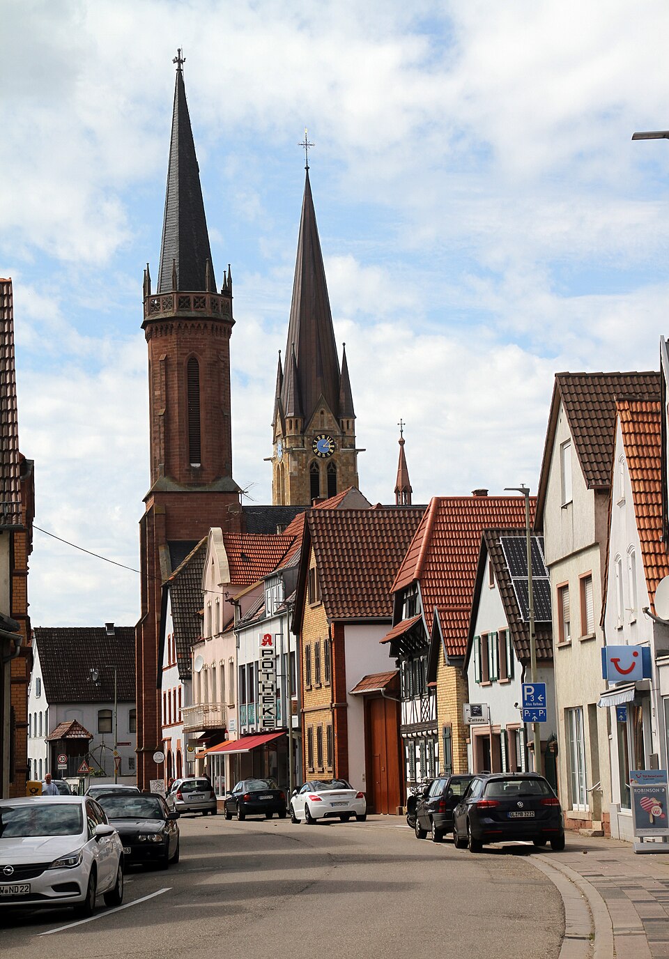 Dach-Fachbetriebe in Bellheim: Stadtansicht – Foto: Gerd Eichmann Dach-Fachbetriebe in Bellheim: Stadtansicht