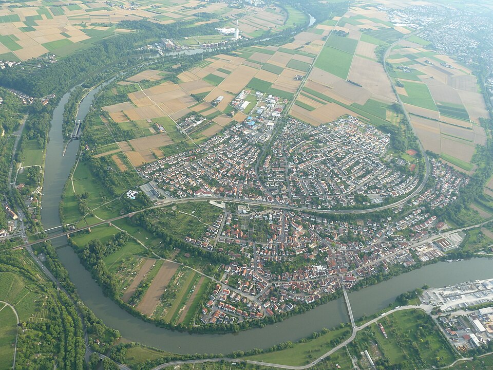 Dach-Fachbetriebe in Benningen am Neckar: Stadtansicht – Foto: Max Siegmayer Dach-Fachbetriebe in Benningen am Neckar: Stadtansicht