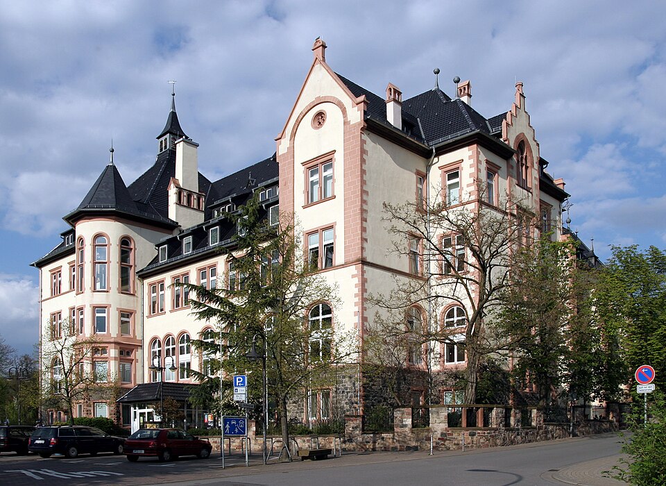 Dach-Fachbetriebe in Bensheim: Rathaus