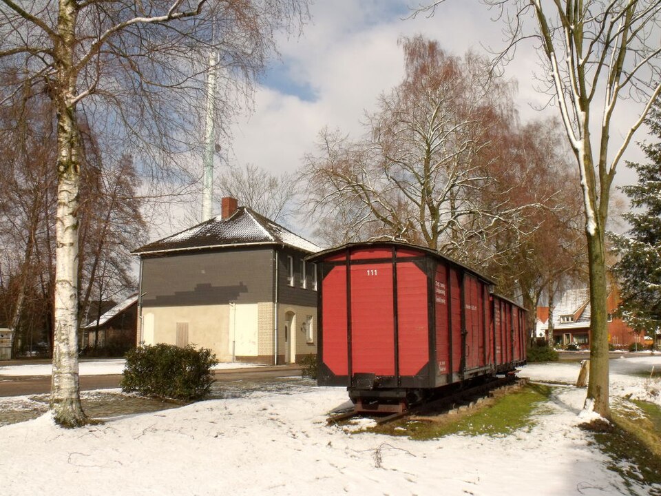 Dach-Fachbetriebe in Bergen: Kleinbahndenkmal