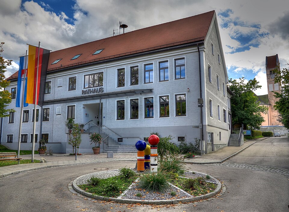 Dach-Fachbetriebe in Bergkirchen: Rathaus – Foto: Richard Huber Dach-Fachbetriebe in Bergkirchen: Rathaus