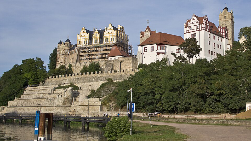 Dach-Fachbetriebe in Bernburg (Saale): Schloss