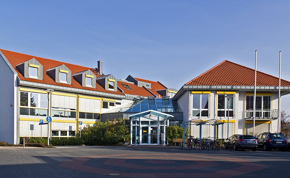 Dach-Fachbetriebe in Biebesheim: Rathaus – Foto: Rudolf Stricker Dach-Fachbetriebe in Biebesheim: Rathaus