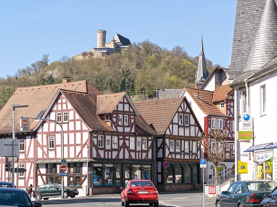 Dach-Fachbetriebe in Biedenkopf: Mit Schloss – Foto: Hydro Dach-Fachbetriebe in Biedenkopf: Mit Schloss