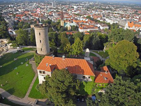 Dach-Fachbetriebe in Bielefeld: Stadtansicht – Foto: InnovativeSights Dach-Fachbetriebe in Bielefeld: Stadtansicht
