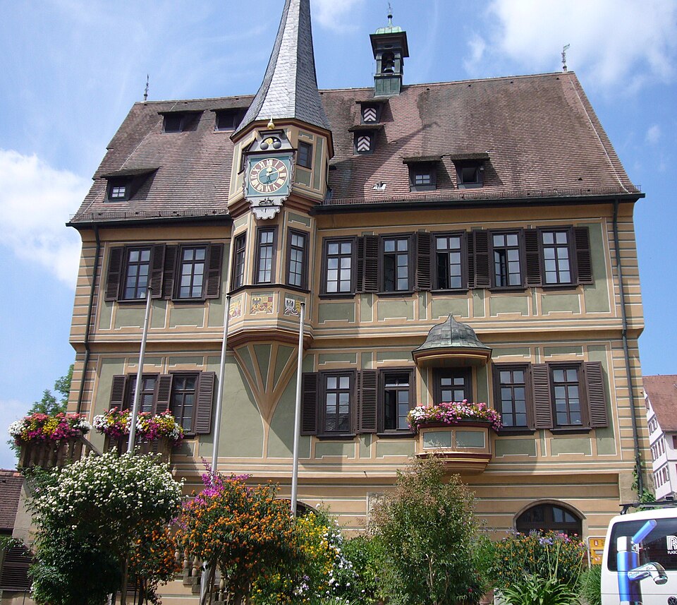 Dach-Fachbetriebe in Bietigheim-Bissingen: Rathaus – Foto: Ĝù dis-le-moi Dach-Fachbetriebe in Bietigheim-Bissingen: Rathaus