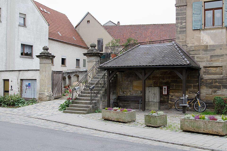 Dach-Fachbetriebe in Bischberg: Hauptstraße – Foto: Tilman2007 Dach-Fachbetriebe in Bischberg: Hauptstraße