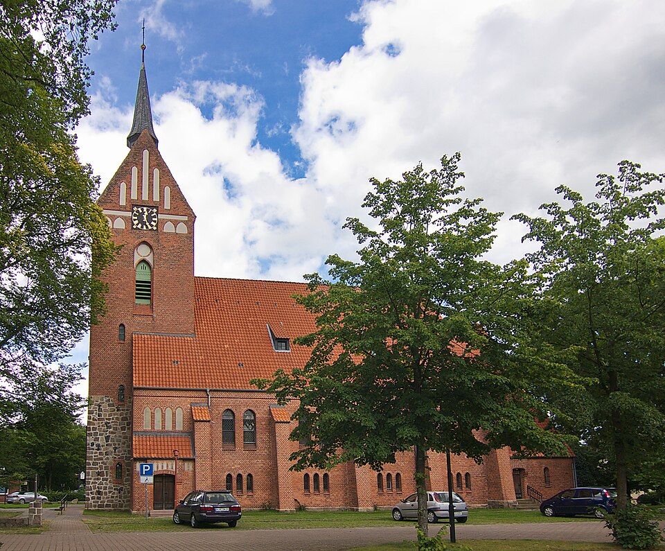 Dach-Fachbetriebe in Bispingen: St.Antonius-Kirche – Foto: losch Dach-Fachbetriebe in Bispingen: St.Antonius-Kirche
