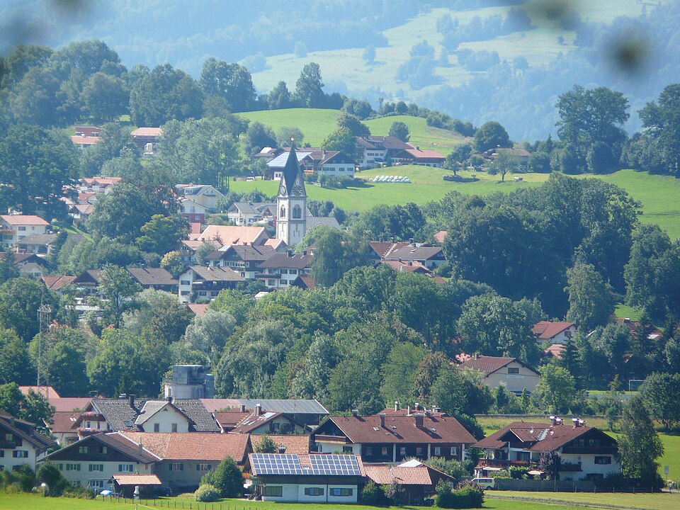 Dach-Fachbetriebe in Blaichach: Burgberg, Ruine Burgberg – Foto: Flodur63 Dach-Fachbetriebe in Blaichach: Burgberg, Ruine Burgberg