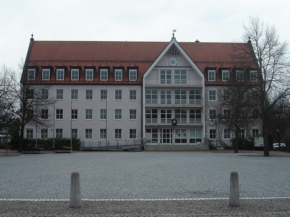 Dach-Fachbetriebe in Bobingen: Rathaus – Foto: Alphakaya Dach-Fachbetriebe in Bobingen: Rathaus