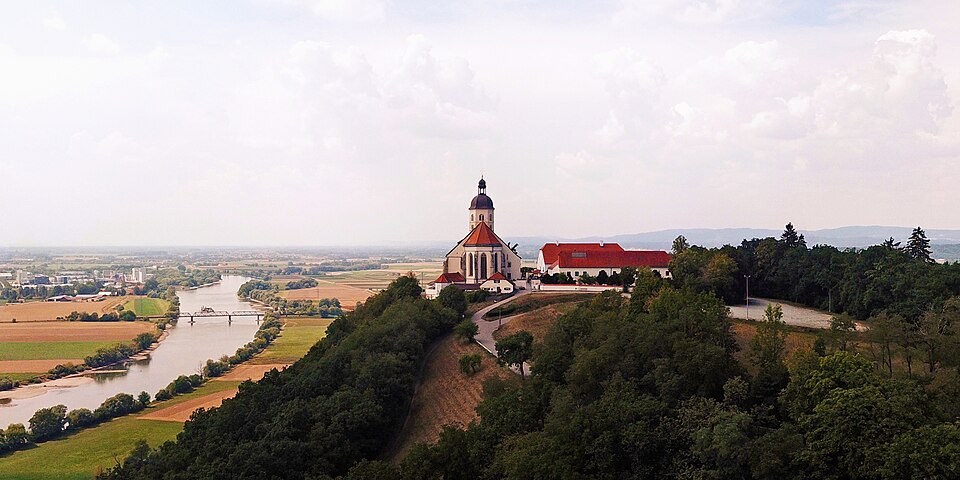Dach-Fachbetriebe in Bogen: Bogenberg Wallfahrtskirche