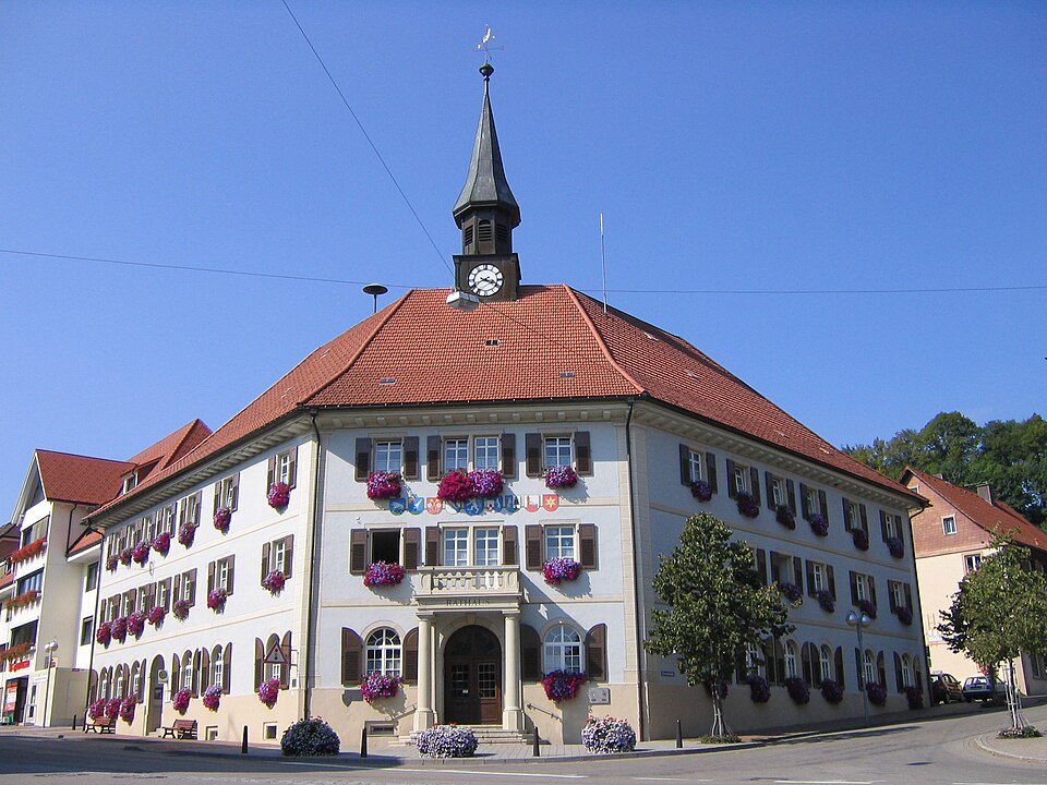 Dach-Fachbetriebe in Bonndorf: Bonndorfer Rathaus – Foto: Flominator Dach-Fachbetriebe in Bonndorf: Bonndorfer Rathaus