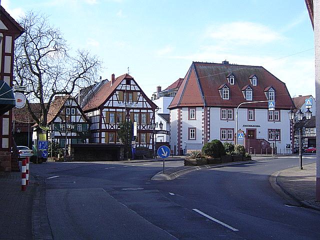 Dach-Fachbetriebe in Bruchköbel: Marktplatz – Foto: Wolf - Dieter Neumann Dach-Fachbetriebe in Bruchköbel: Marktplatz