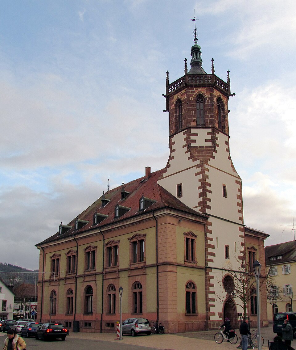 Dach-Fachbetriebe in Bühl: Neues Rathaus