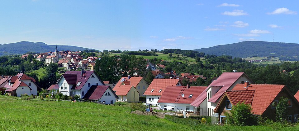 Dach-Fachbetriebe in Burkardroth: Stadtansicht – Foto: Leno89 Dach-Fachbetriebe in Burkardroth: Stadtansicht