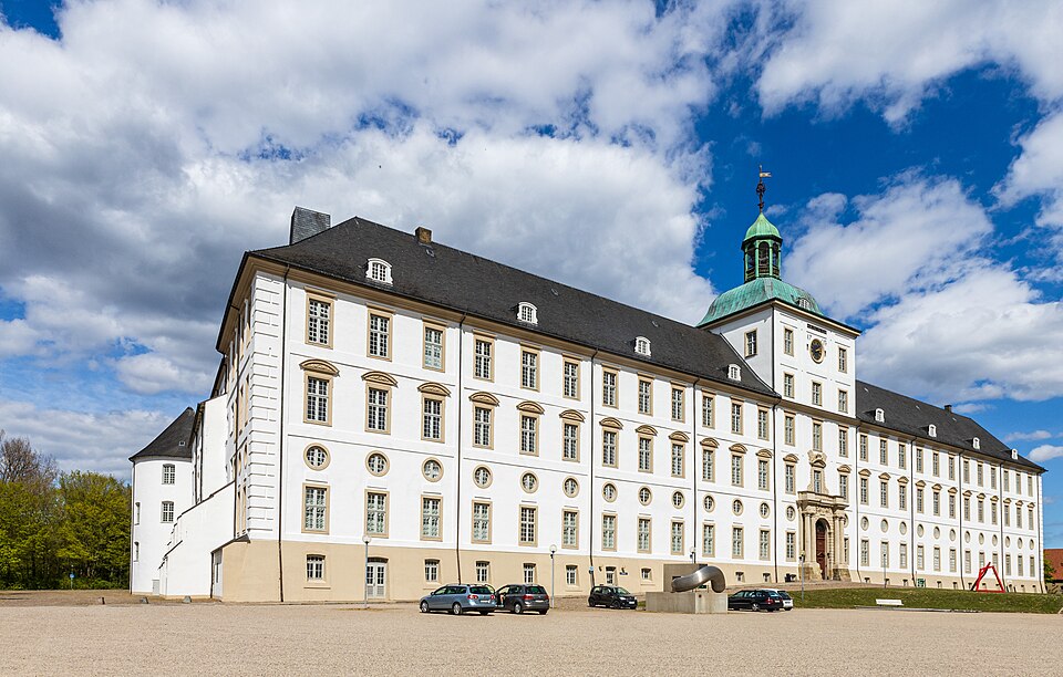Dach-Fachbetriebe in Dahlen: Schloss