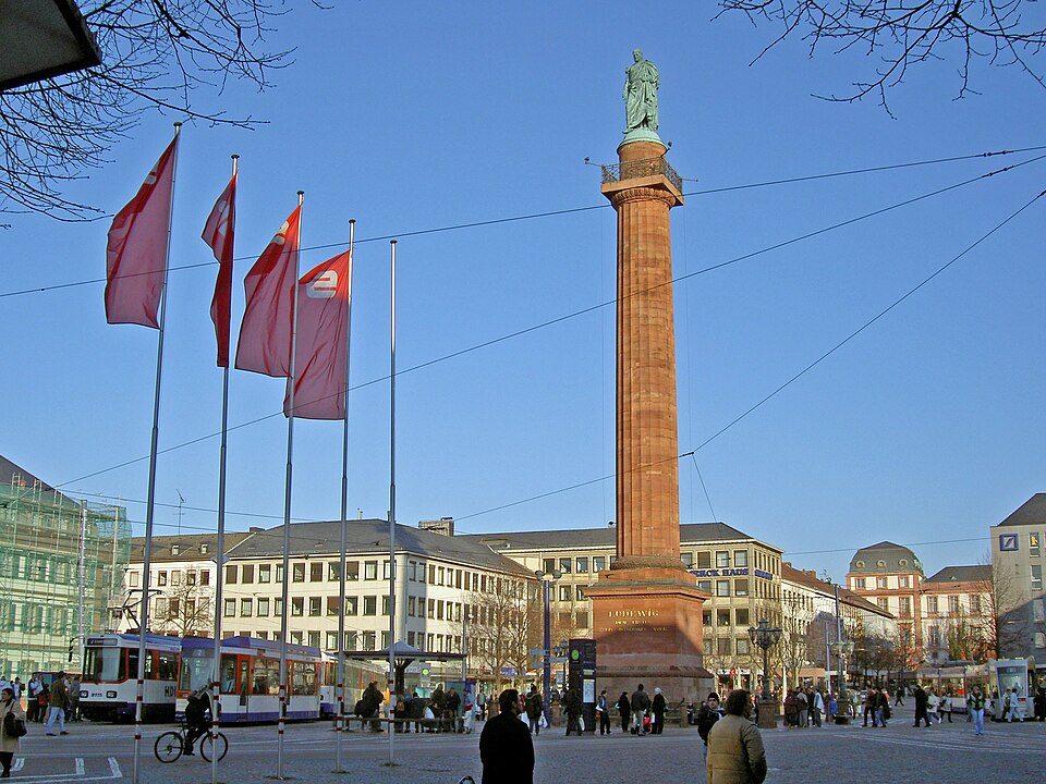 Dach-Fachbetriebe in Darmstadt: Luisenplatz – Foto: Heidas Dach-Fachbetriebe in Darmstadt: Luisenplatz