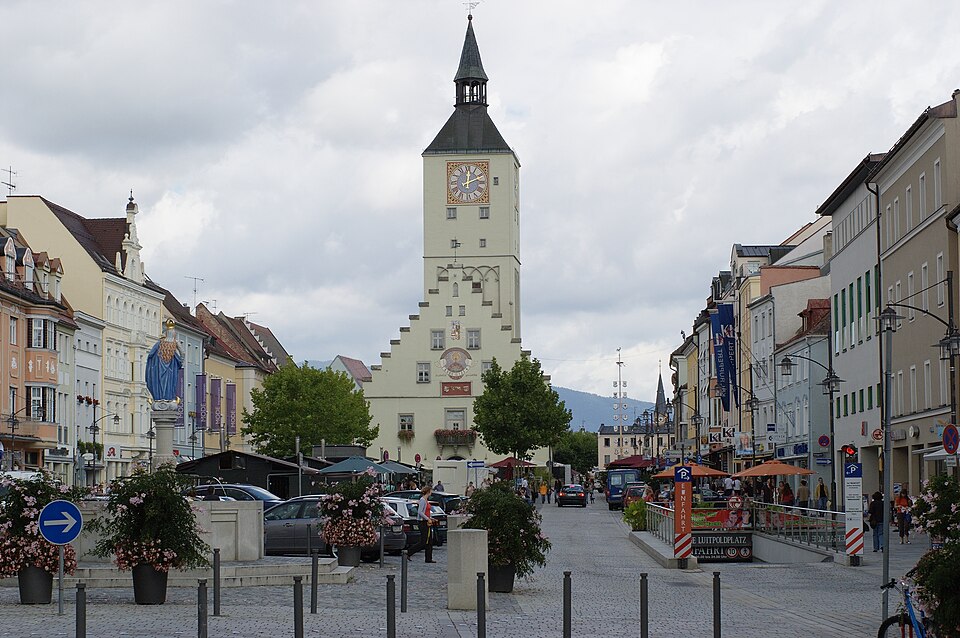 Dach-Fachbetriebe in Deggendorf: Stadtansicht – Foto: Steffen Zahn from Berlin, Germany Dach-Fachbetriebe in Deggendorf: Stadtansicht
