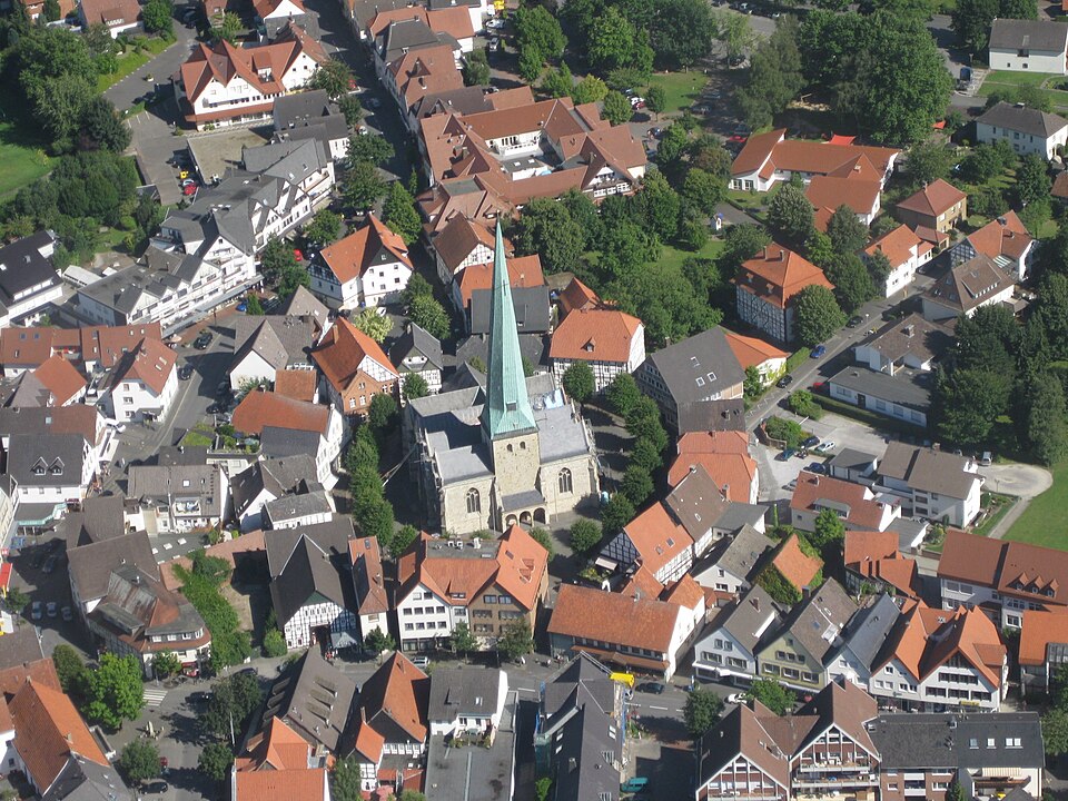 Dach-Fachbetriebe in Delbrück: Luftbild