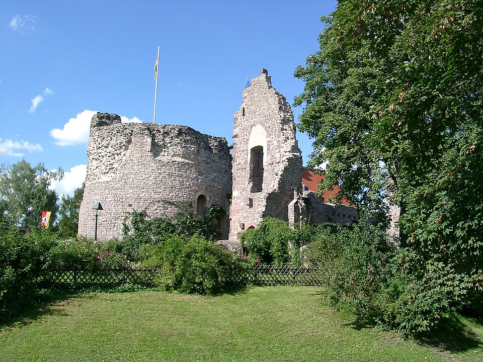 Dach-Fachbetriebe in Dreieich: Dreieichenhain Burg