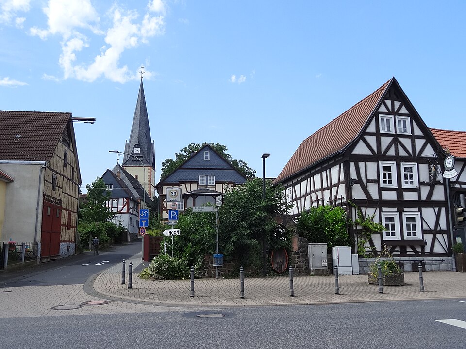 Dach-Fachbetriebe in Echzell: Evangelische Kirche – Foto: Cherubino Dach-Fachbetriebe in Echzell: Evangelische Kirche