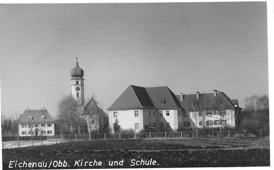 Dach-Fachbetriebe in Eichenau: Schule und Kirche