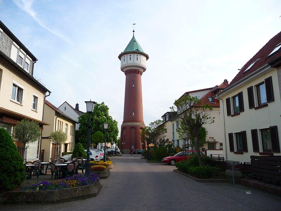 Dach-Fachbetriebe in Eppelheim: Wahrzeichen Wasserturm – Foto: 4028mdk09 Dach-Fachbetriebe in Eppelheim: Wahrzeichen Wasserturm