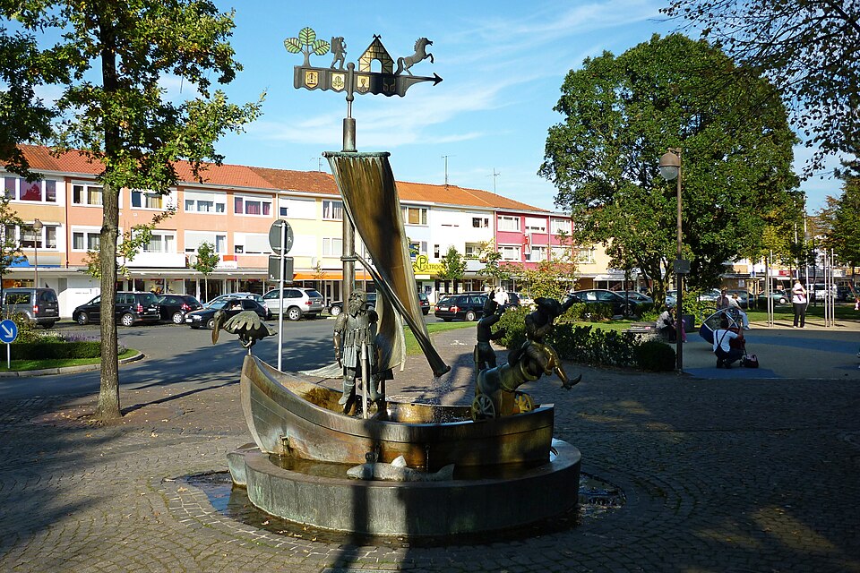 Dach-Fachbetriebe in Espelkamp: Breslauer Straße Brunnen – Foto: Hrz29vv Dach-Fachbetriebe in Espelkamp: Breslauer Straße Brunnen