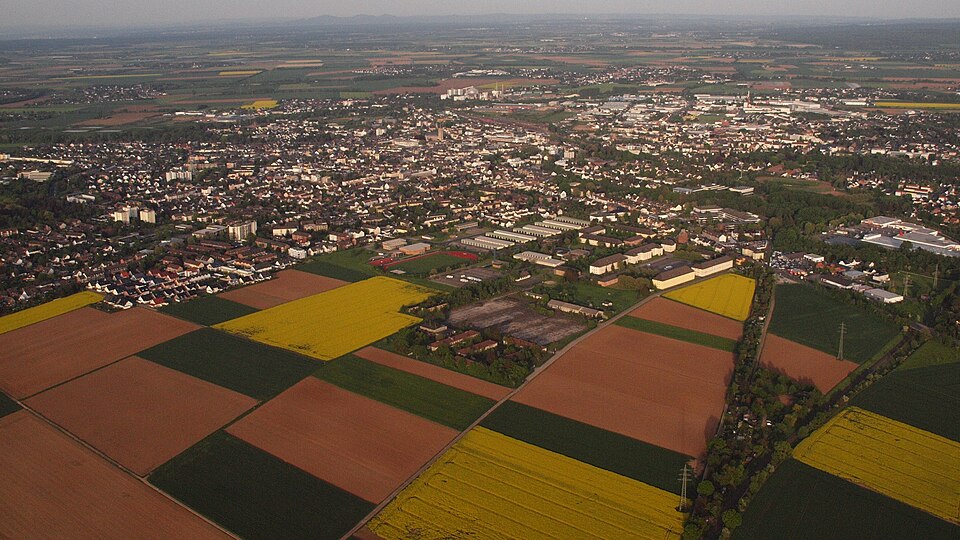 Dach-Fachbetriebe in Euskirchen: Stadtansicht – Foto: Wolkenkratzer Dach-Fachbetriebe in Euskirchen: Stadtansicht