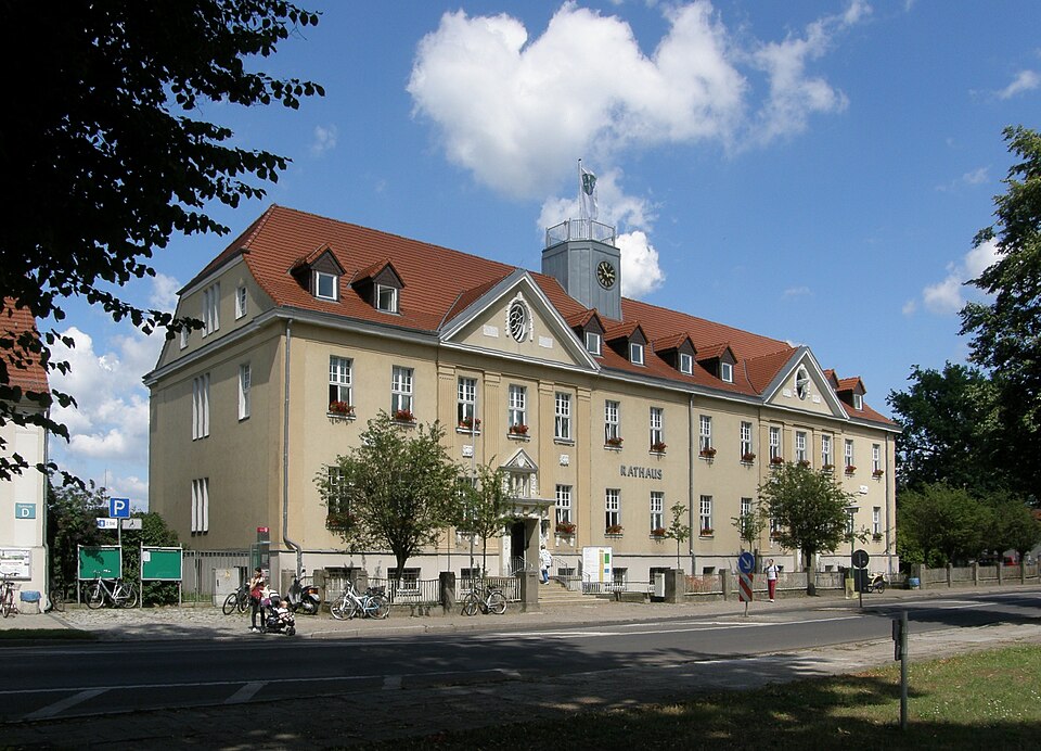 Dach-Fachbetriebe in Falkensee: Rathaus