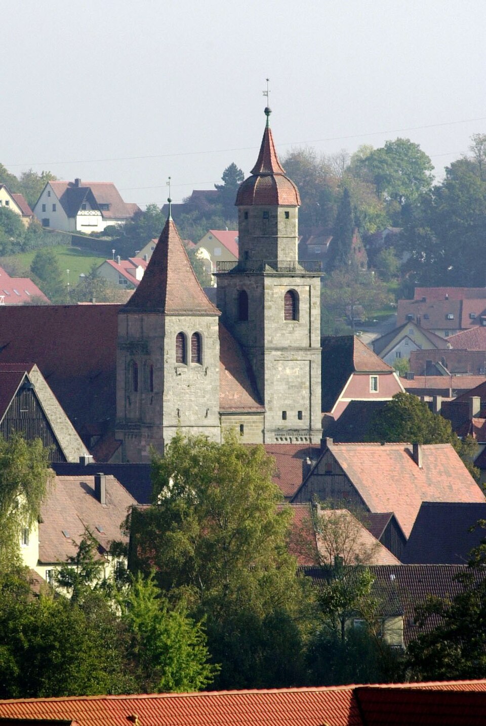 Dach-Fachbetriebe in Feuchtwangen: Stiftskirche – Foto: GreyHound Dach-Fachbetriebe in Feuchtwangen: Stiftskirche