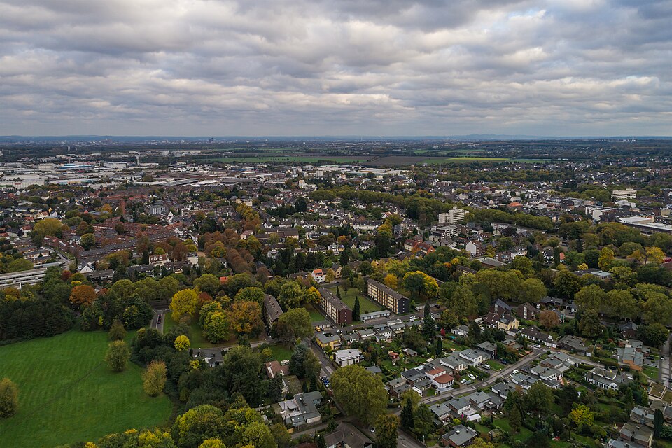 Dach-Fachbetriebe in Frechen: Stadtansicht – Foto: A.Savin Dach-Fachbetriebe in Frechen: Stadtansicht