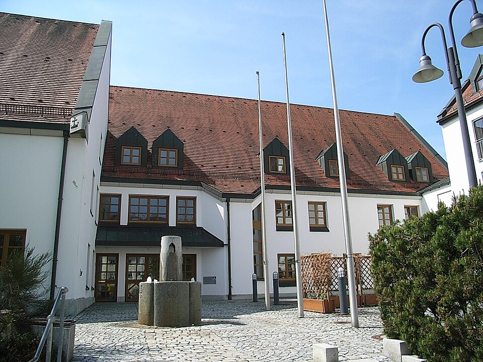Dach-Fachbetriebe in Fürstenzell: Rathaus