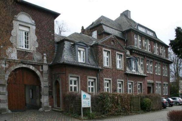 Dach-Fachbetriebe in Geilenkirchen: Burg, Markt