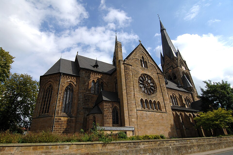 Dach-Fachbetriebe in Georgsmarienhütte: Kirche – Foto: Varus111 Dach-Fachbetriebe in Georgsmarienhütte: Kirche
