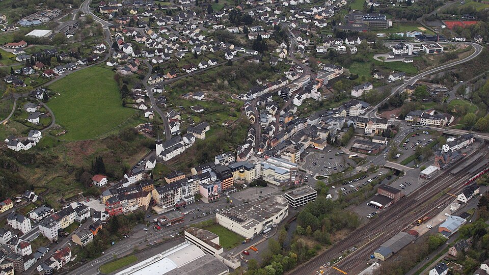 Dach-Fachbetriebe in Gerolstein: Stadtansicht – Foto: Wolkenkratzer Dach-Fachbetriebe in Gerolstein: Stadtansicht