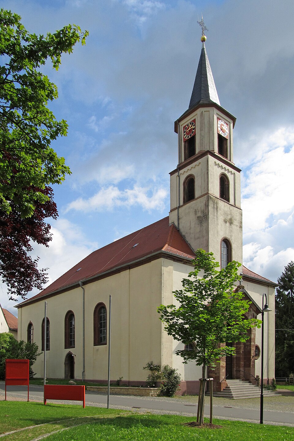 Dach-Fachbetriebe in Gersheim: Pfarrkirche – Foto: atreyu Dach-Fachbetriebe in Gersheim: Pfarrkirche