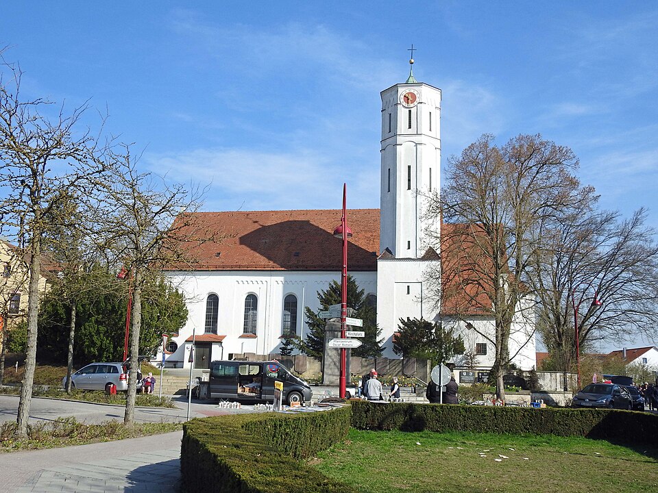 Dach-Fachbetriebe in Gersthofen: Kirchpl, Stadtpfarrkirche – Foto: Flodur63 Dach-Fachbetriebe in Gersthofen: Kirchpl, Stadtpfarrkirche